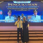 Wali Kota Kukuhkan RT/RW se-Kecamatan Payung Sekaki, Eri Yono (Japank) Siap Emban Amanah Warga Tirta Siak
