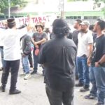 ‎Tuntut Keadilan Kasus Penganiayaan di PT IBP, Massa ADUK Resmi Seret Penyidik Polres Dumai ke Propam Polda Riau