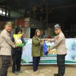 Polres Kuansing Salurkan Bantuan Sembako melalui Program Jumat Barokah